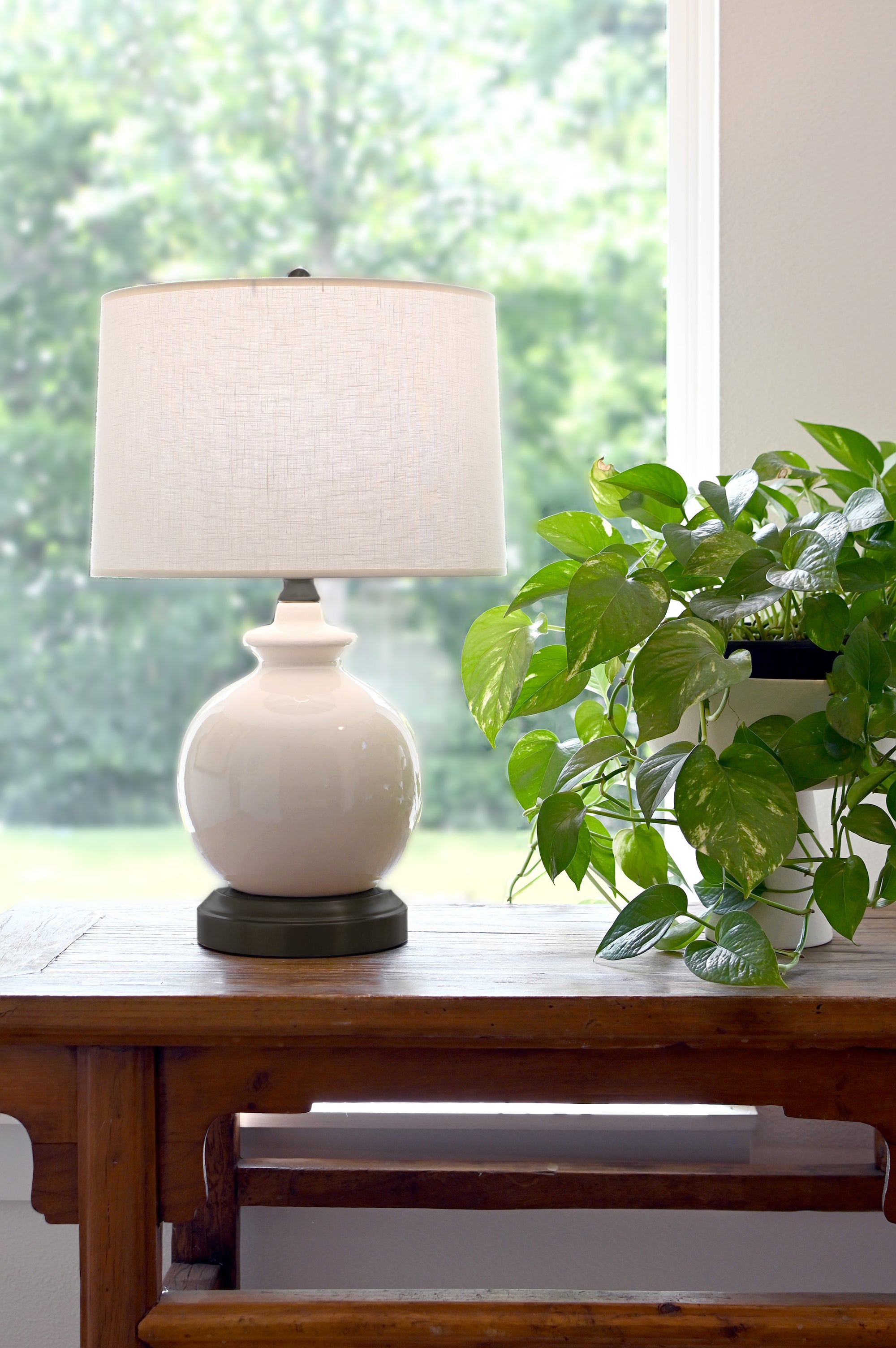white ceramic lamp that is battery operated and wireless made usa