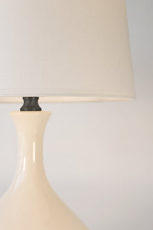 bartlett black upper detail