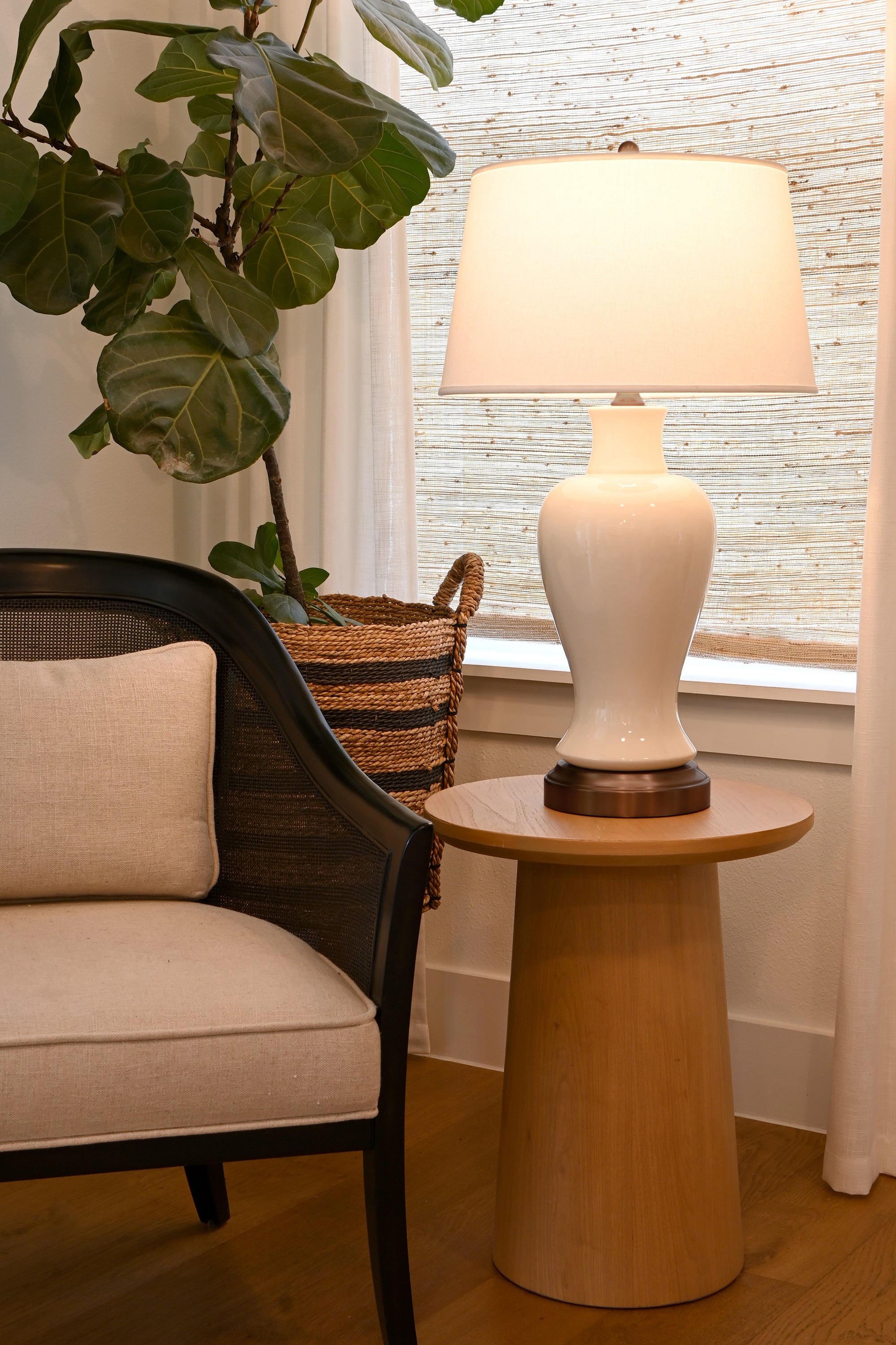 elijah ivory large battery operated designer lamp