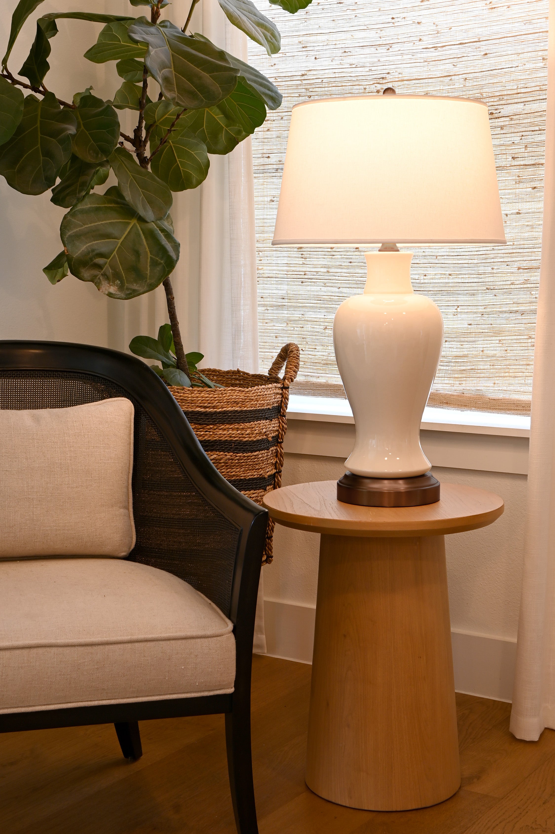 elijah ivory large battery operated designer lamp