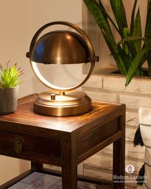 ABBEY BRASS CORDLESS LAMP BY MODERN LANTERN