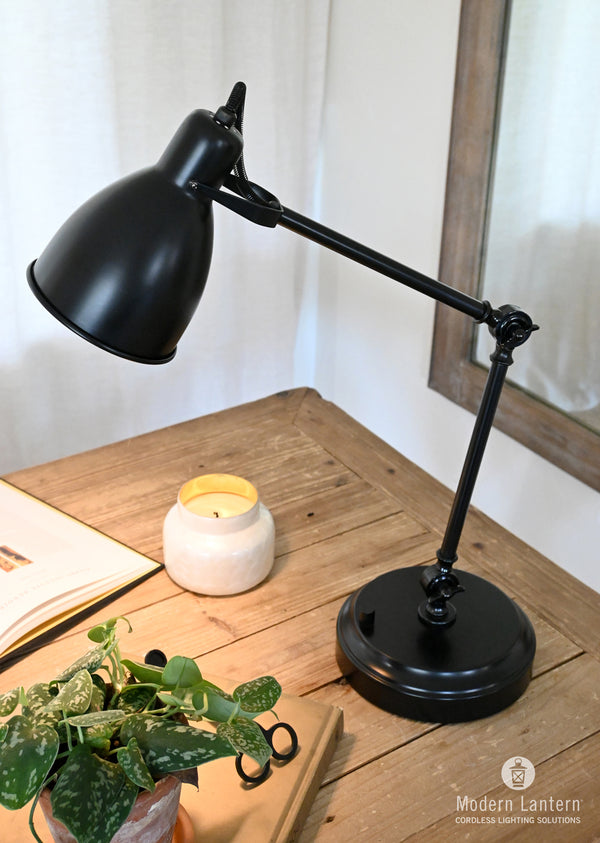 Onyx Cordless Task Lamp - Black Metal - Rechargeable battery